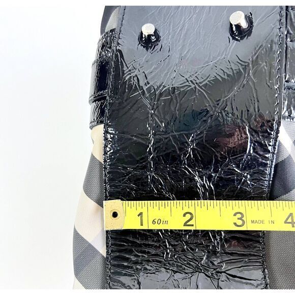 BURBERRY Black Beat Check Victoria Tote Bag - Picture 14 of 15